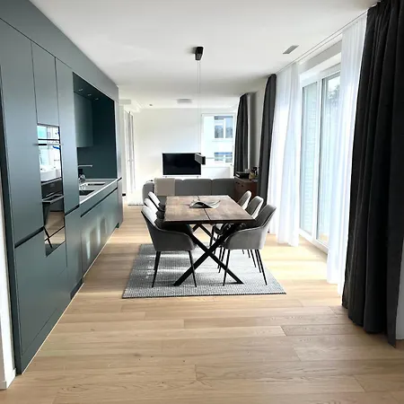 Lakefront Lux Modern Living 취리히